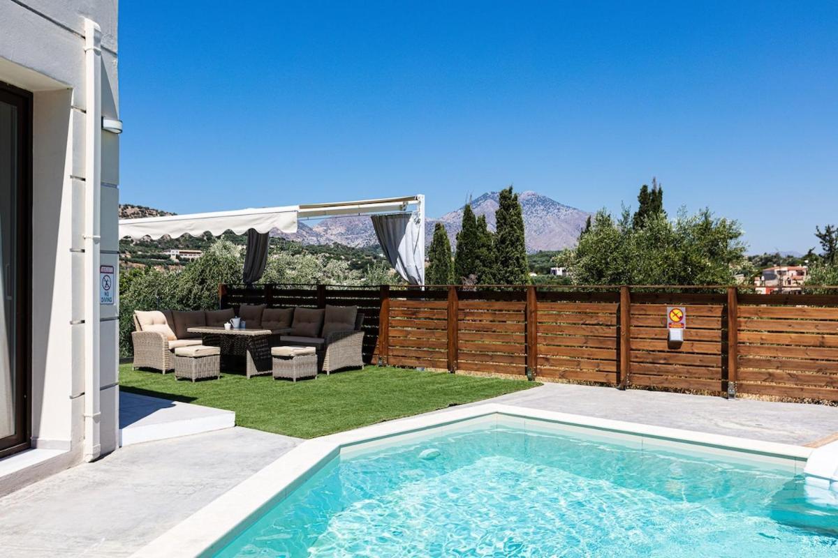 Villa Chnaris - Private Pool And Sauna Perama  Exterior photo